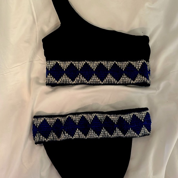 ELYSIIAN SWIMWEAR bikini super cute and stylish both top and bottom xsmall - Picture 3 of 6